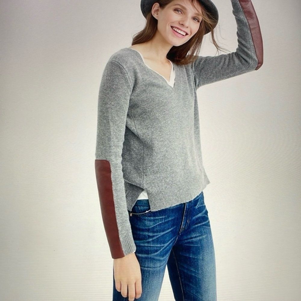 Women's J Crew Sz S Wool Blend Gray V‑Neck Sweater LeatherBrown Elbow Patches